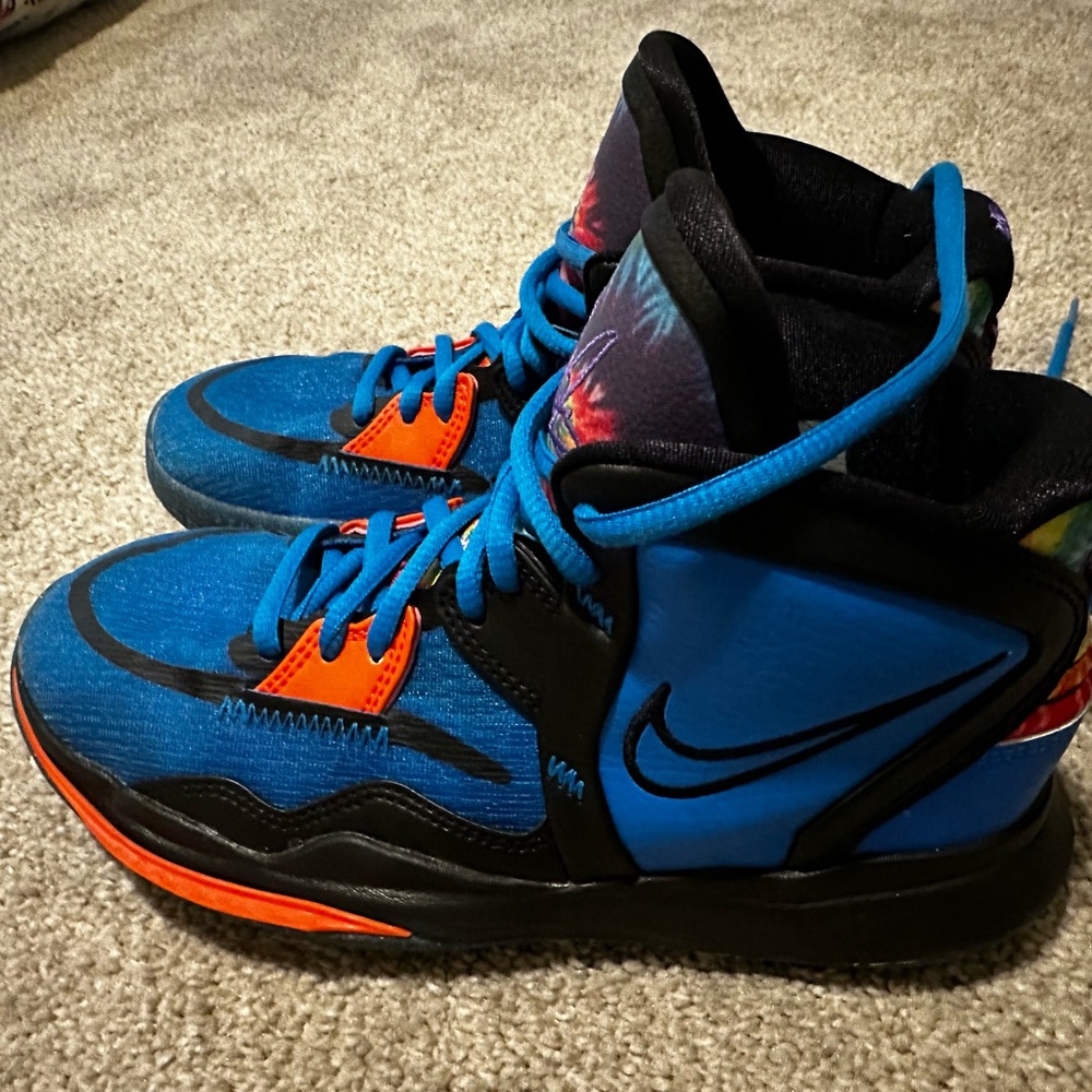 Kids Nike Kyrie basketball shoes size 4
